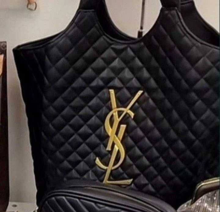 Geanta damă super model, logo metalic, portofel simplu atasat, saculet