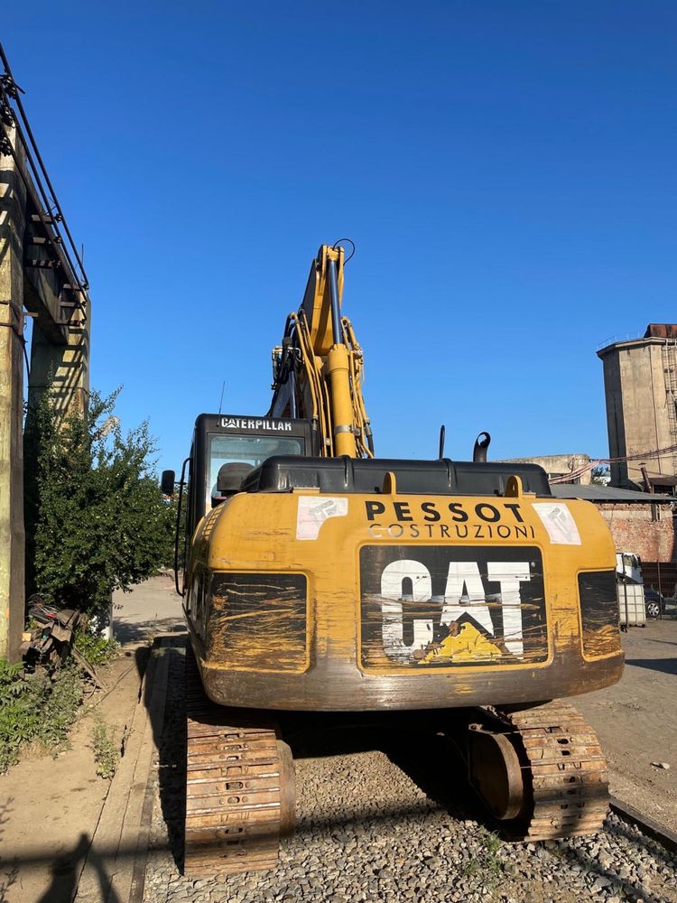 Excavator CAT 08