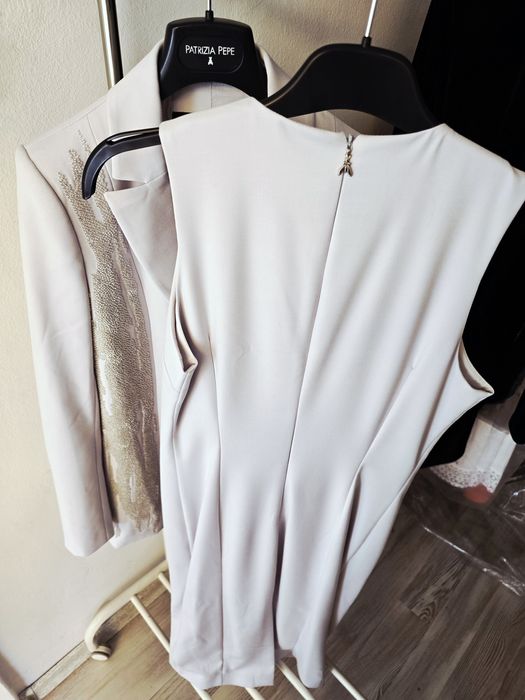 Рокля Patrizia Pepe с детайл от мъниста,;размер 40/S,ново с етикет!