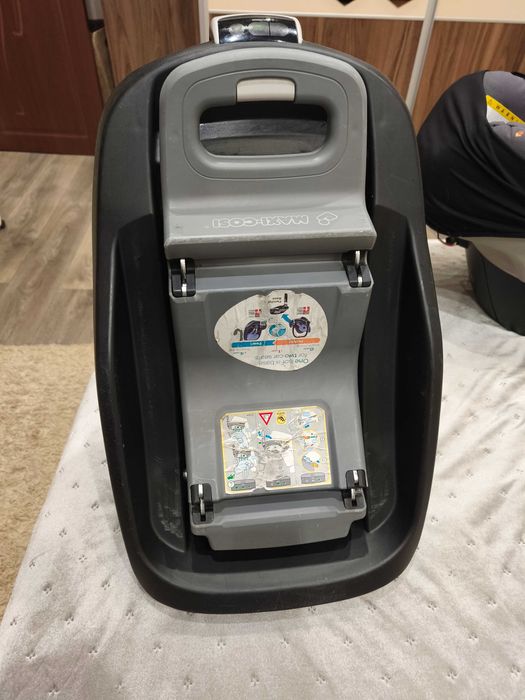 Детско столче за кола Maxi-cosi+основа със система isofix
