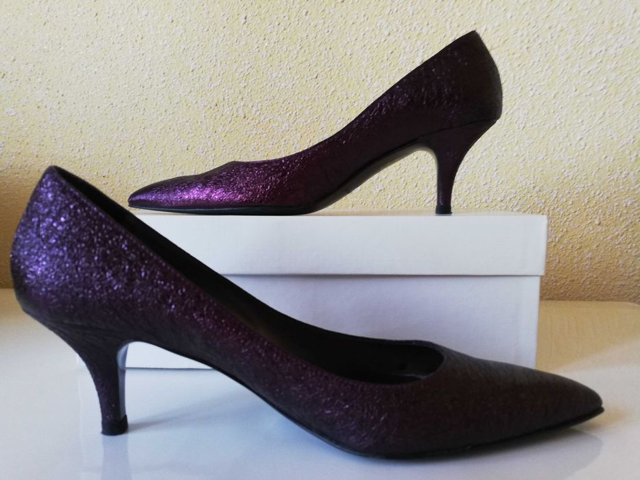 Pantofi mov metalizat, violet spre negru, made in Spain, aproape noi