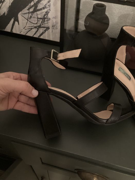 Обувки Zara и очила Kylyan