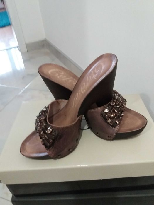 Нови кожени дамски обувки Gianni