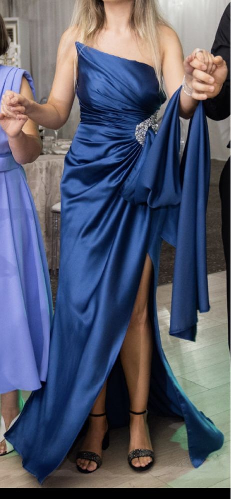 Rochie de seara-lunga.