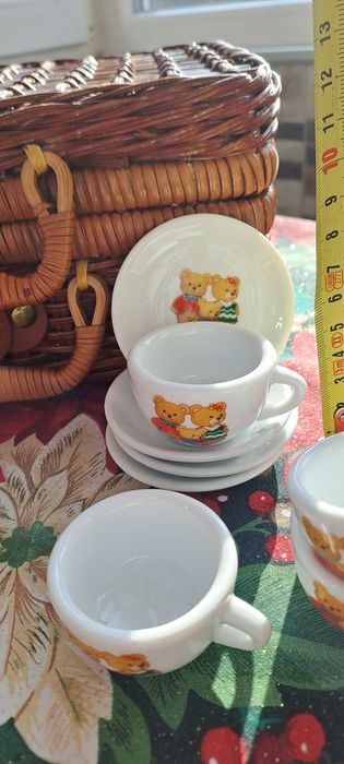 Порцеланов кукленски сервиз