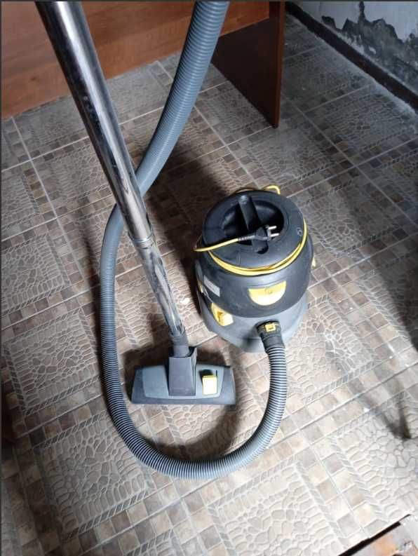 Продам мощный пылесос Karcher T 10/1.