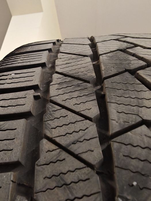 Зимни гуми 225/40R19V XL Continental  TS 860S