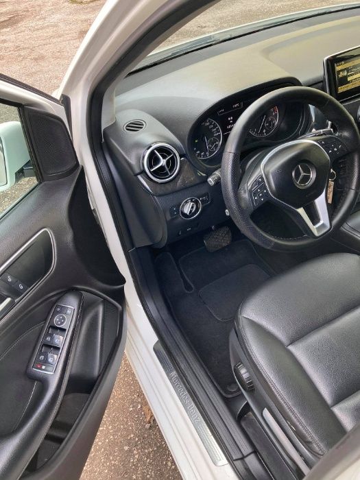 Мерцедес Бенц Б 180