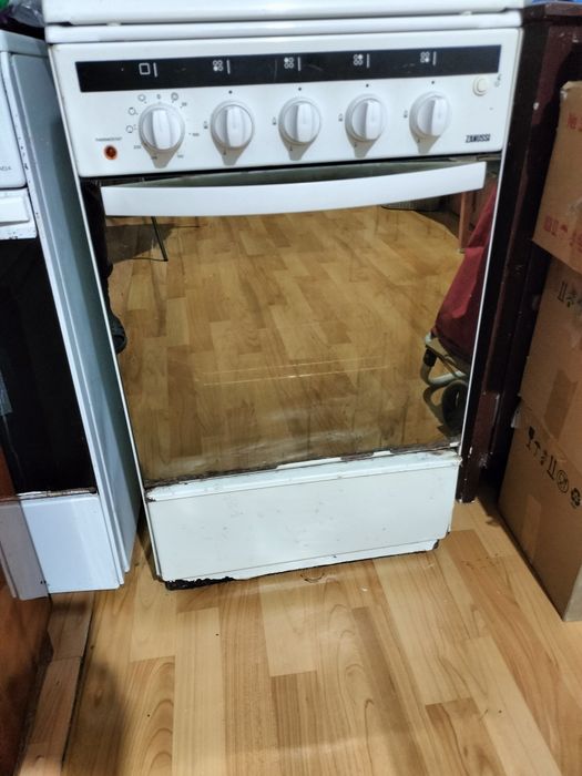 б/у газовая плита ZANUSSI 2007 года