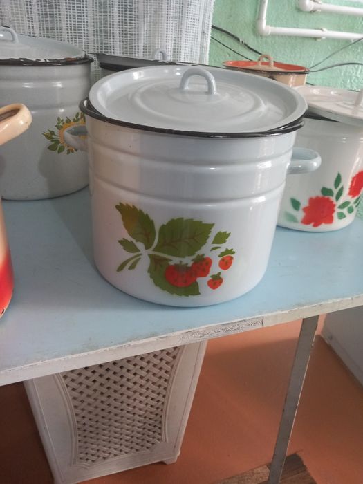 Продаются кастрюли