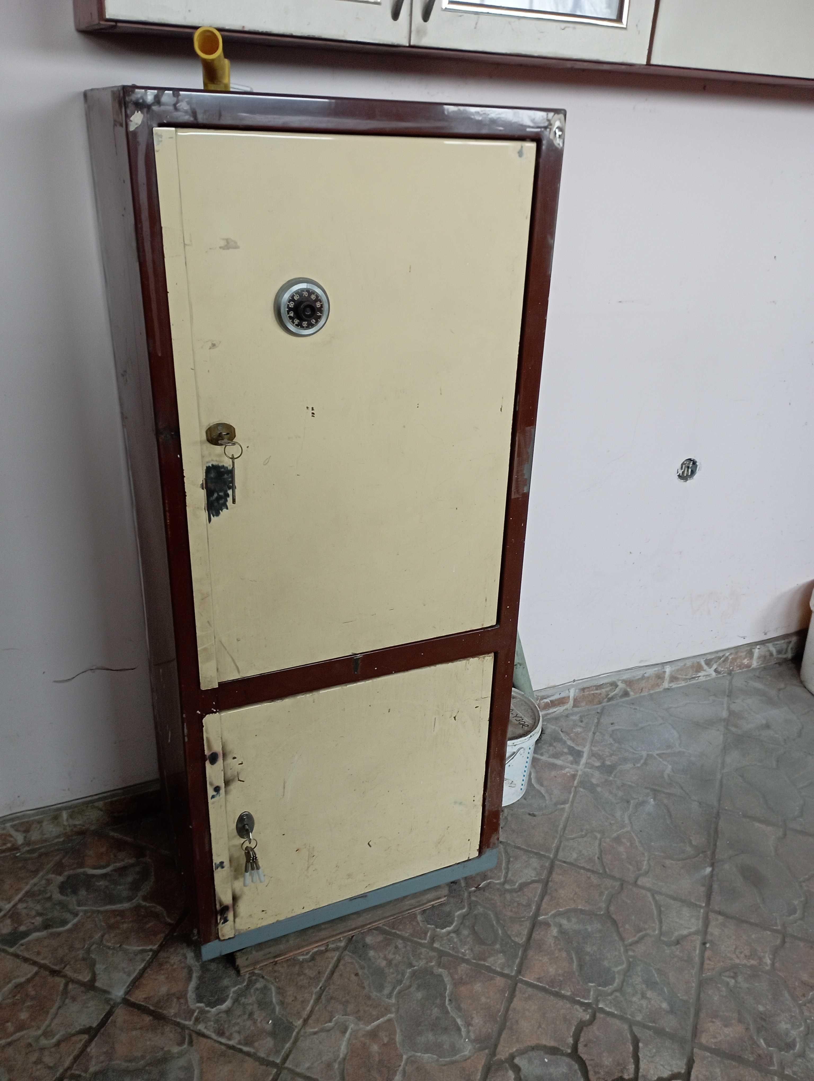 Продавам сейфове , каси