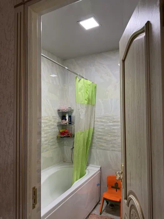 Срочно продается 4/1/4 квартира с подвалом в Шайхонтуре 90м² 125000$