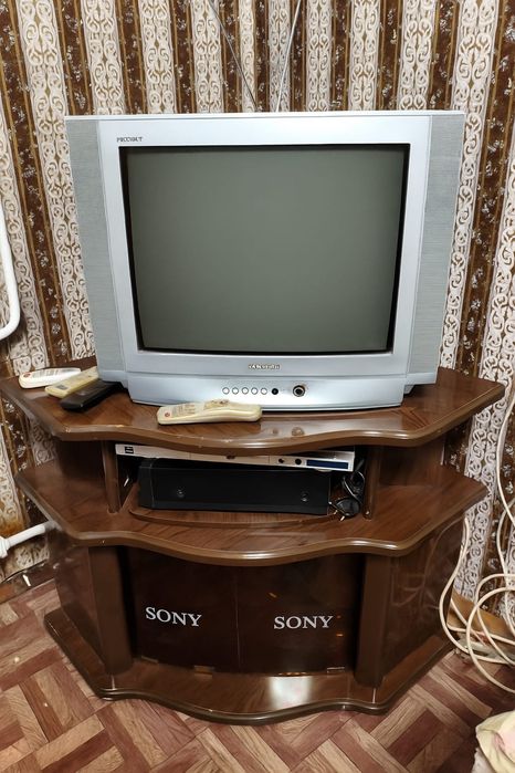 Продам тумбу и телевизор Самсунг б/у