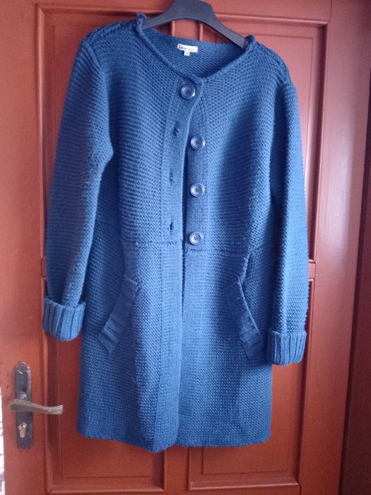 Зимна плетена жилетка