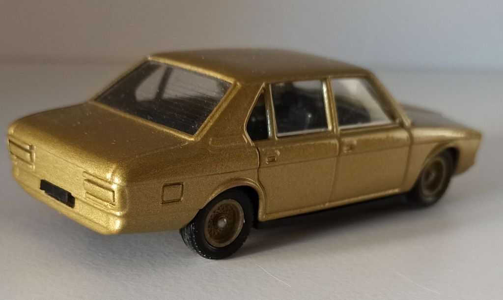 Macheta BMW 530 (E12) Facelift (rechin) 1976 - Solido/Hachette 1/43