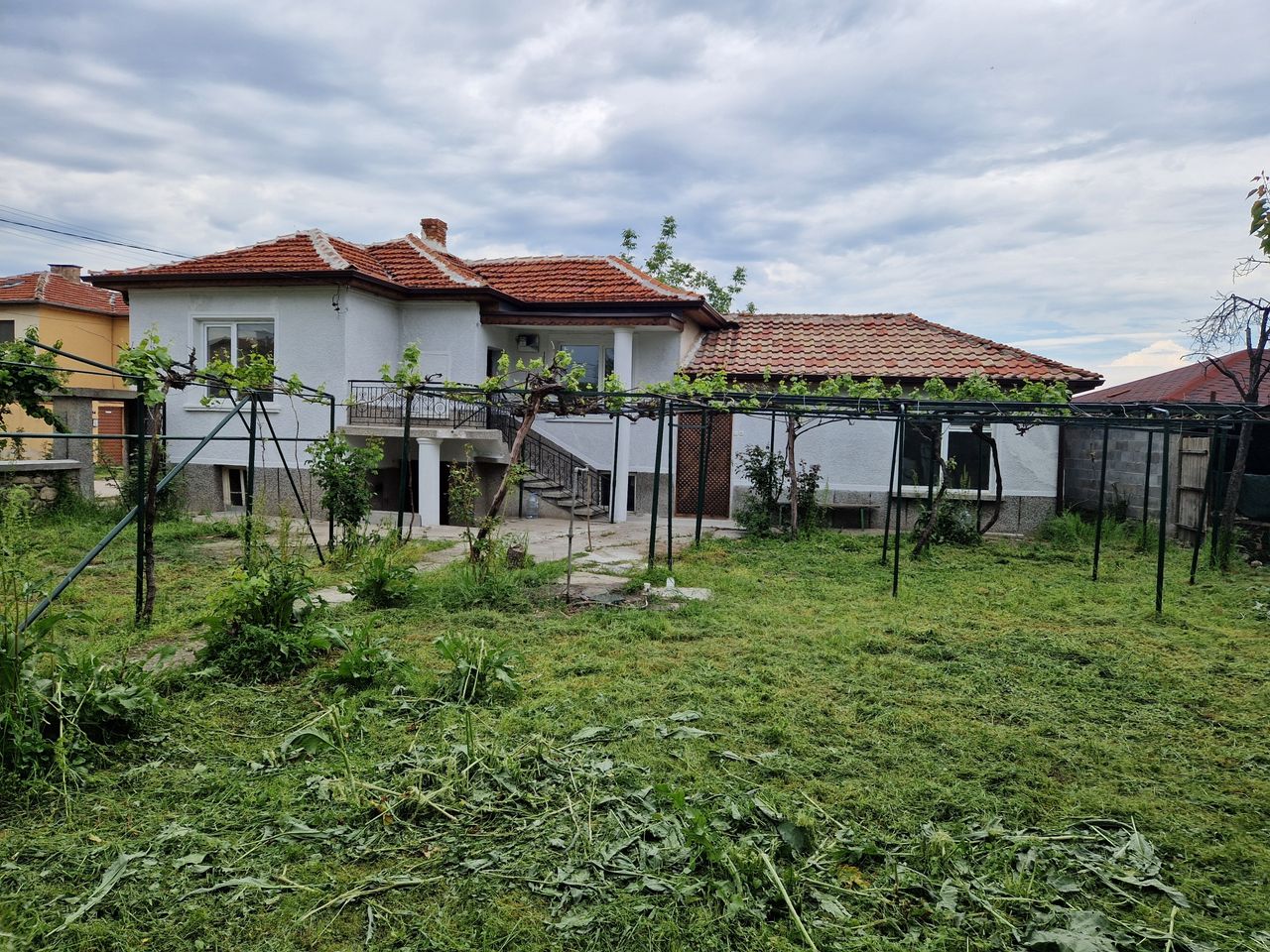 Продава се Къща в с. Патриарх Евтимово, Област Пловдив - 210 кв.м за 401 €/кв.м - Снимка #1