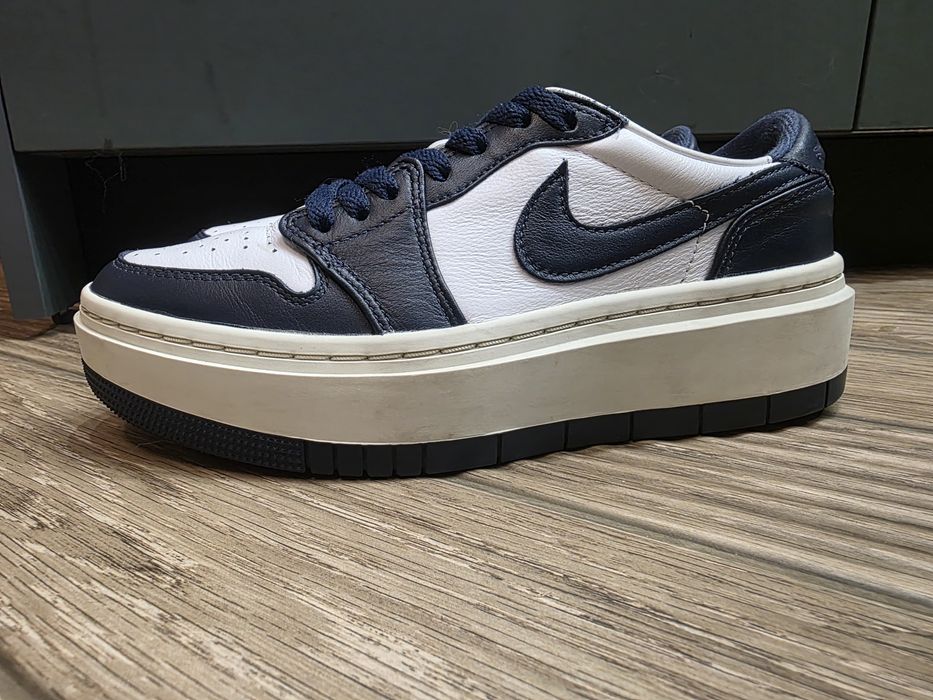 Дамски маратонки NIKE AIR JORDAN