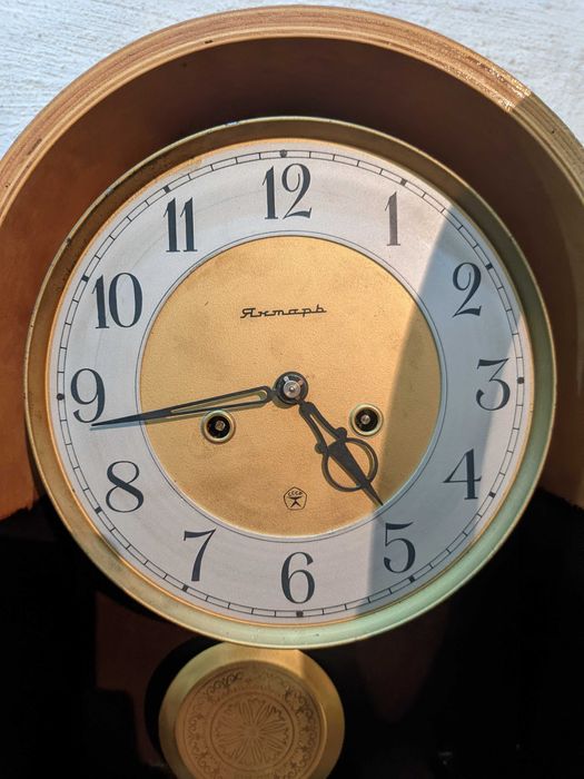 Настенные часы с боем.