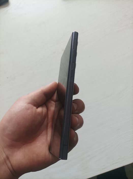 Samsung s23 ultra 12/256 + karobka