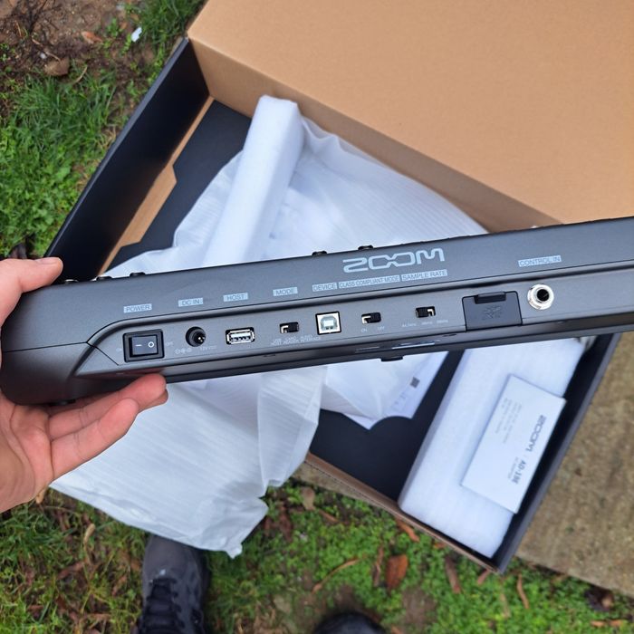 Vând statie Mixer LiveTrak L-12