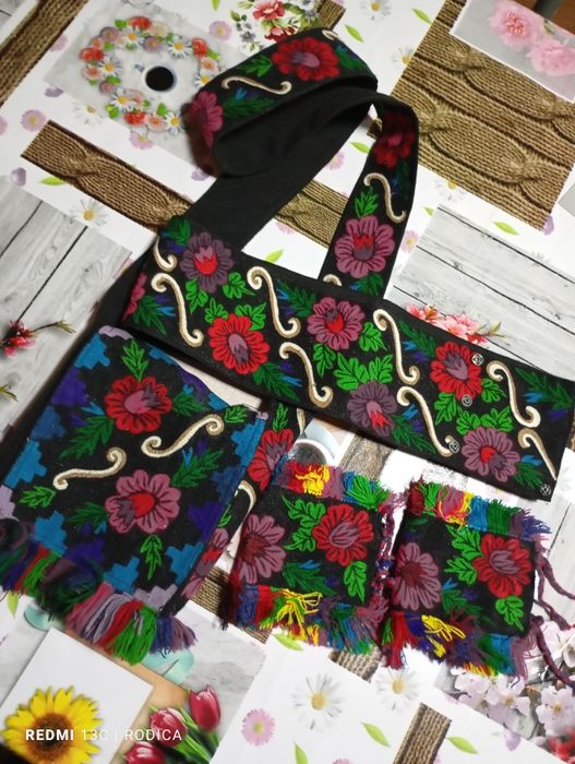 Vând Trăistuță,mânecari,și brâu băieți