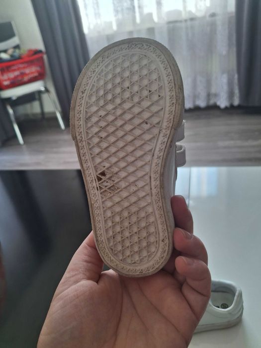Продавам обувки на символични цени.