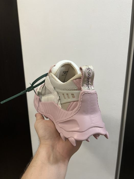Off-White Odsy 1000 roz