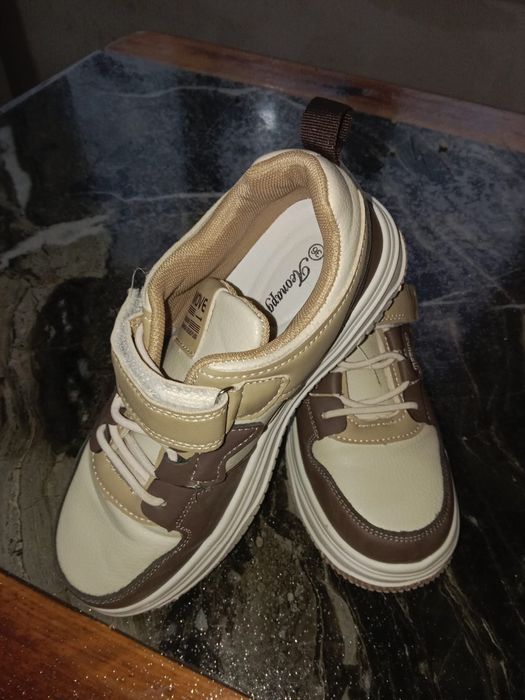 Продам кроссовки на мальчика