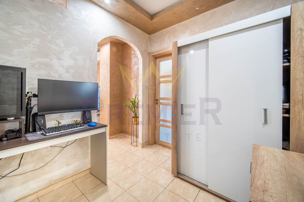 Продава се Двустаен апартамент в Варна, Възраждане 1 - 45 кв.м за 2667 €/кв.м - Снимка #4