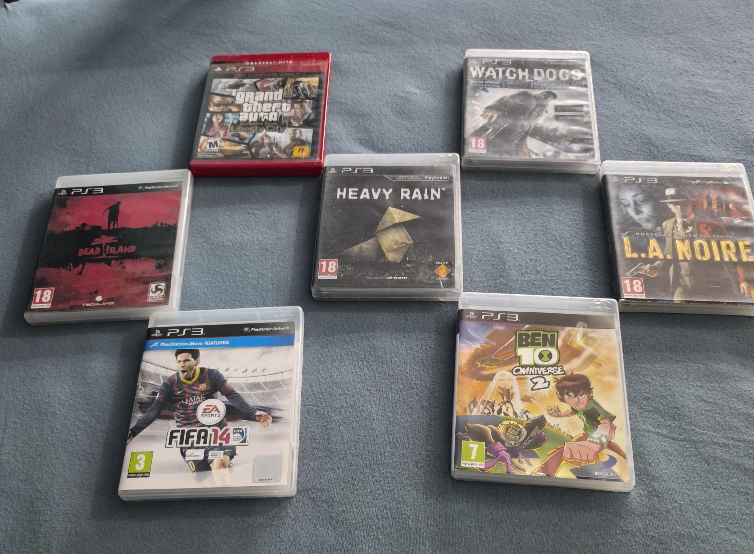 Vând PS 3 cu 2 manete