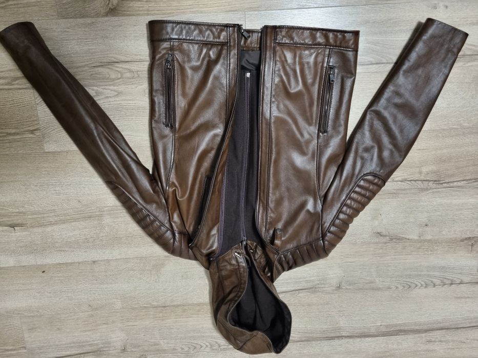 Vând geaca din piele 100%