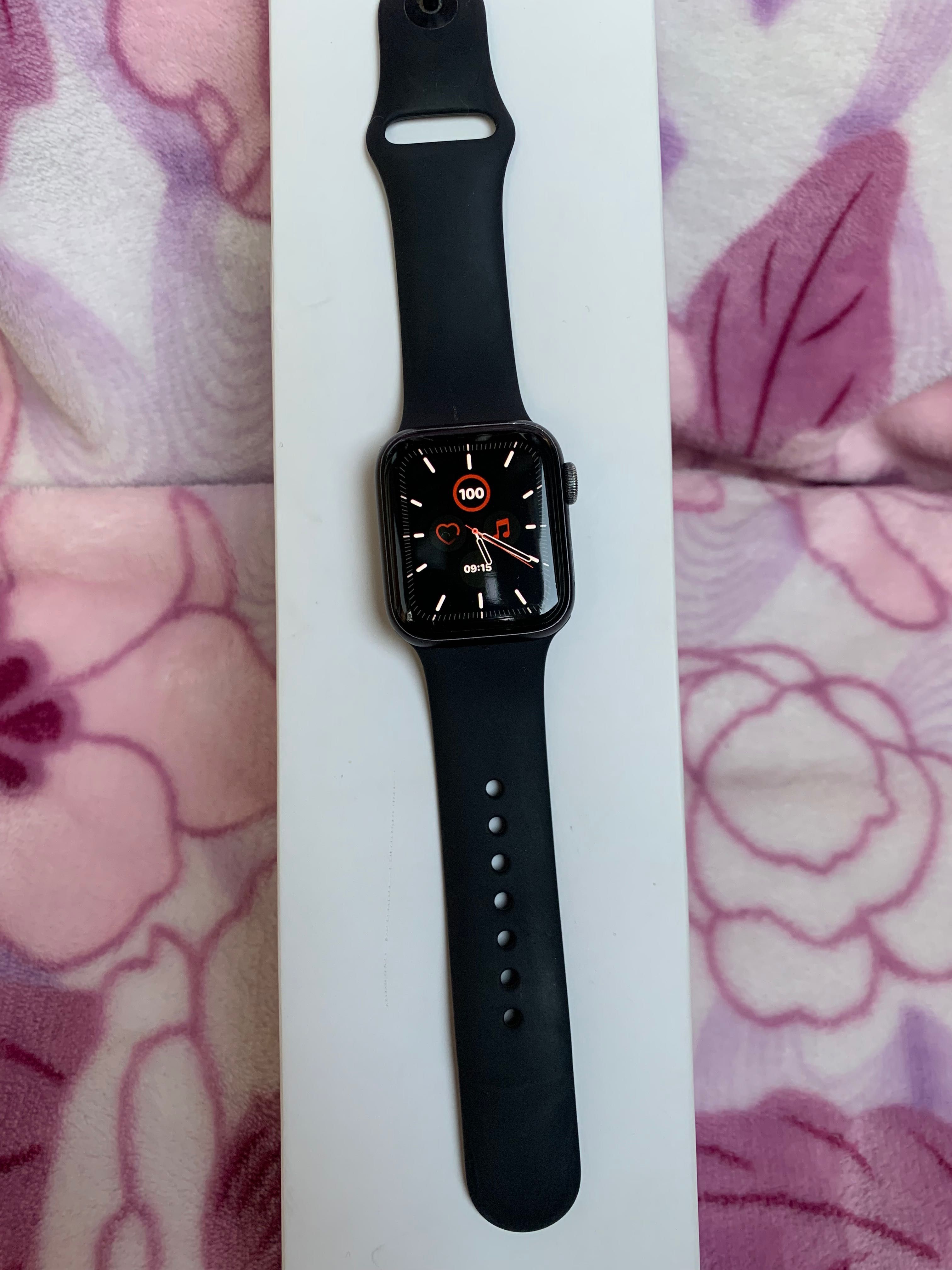 Часы Apple Watch se