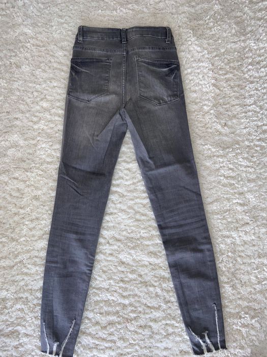 Blugi cu talie inalta