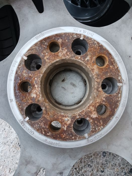 4 Гуми летни две 245/45 R19 и две 275/40 R19