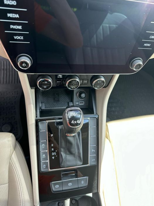 Skoda Superb Laurin & Klement DSG7 190hp