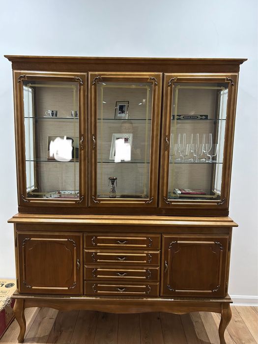 Продам винтажный буфет