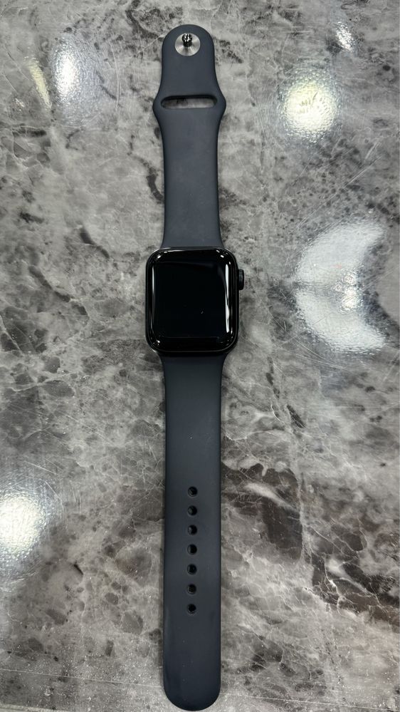 Apple watch se 2 в идеальном состоянии