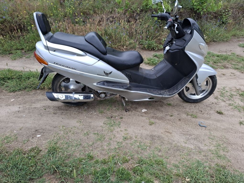 Продавам мотор сузуки бъргман AN250