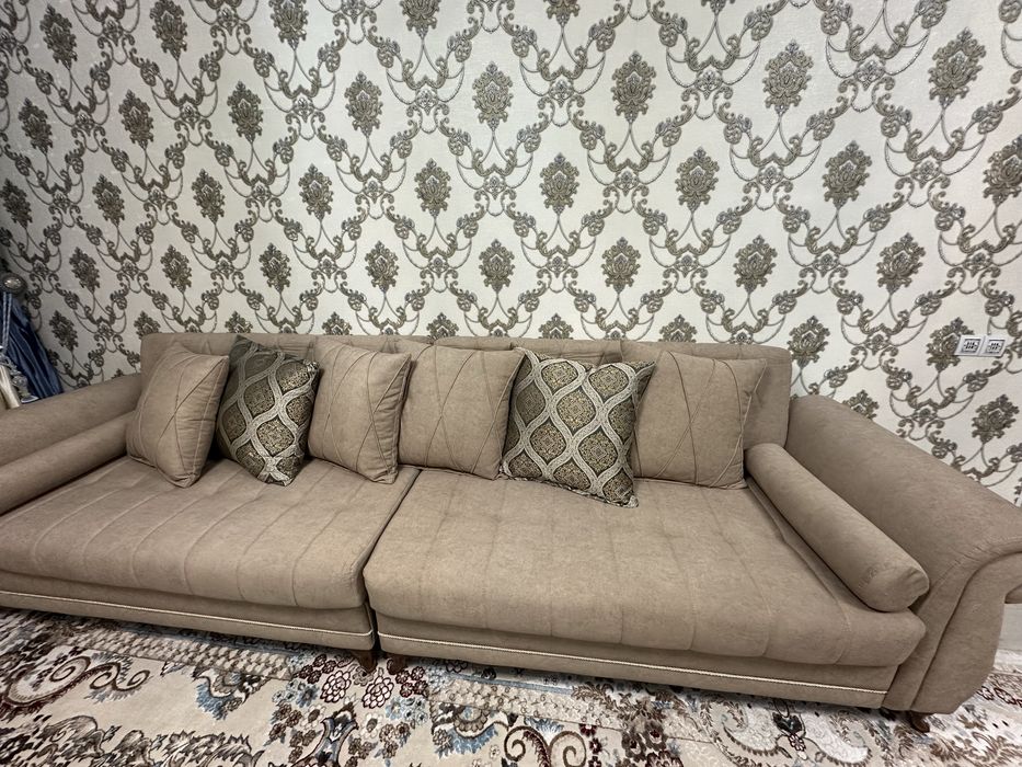 Срочно продам новый диван