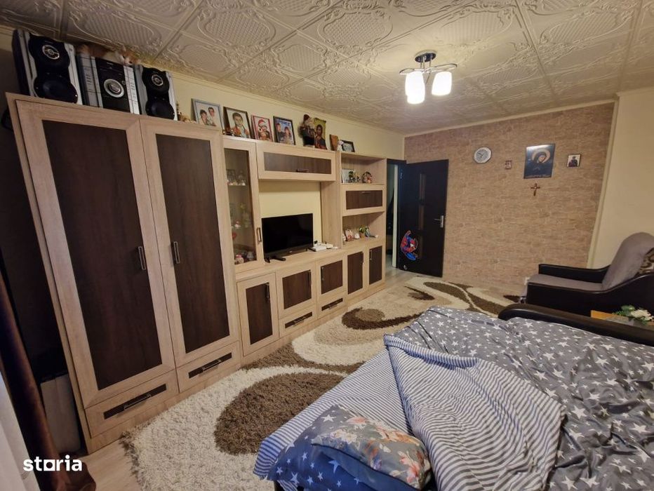 Apartament 3 camere decomandate, 53 mp, zona Sud Est