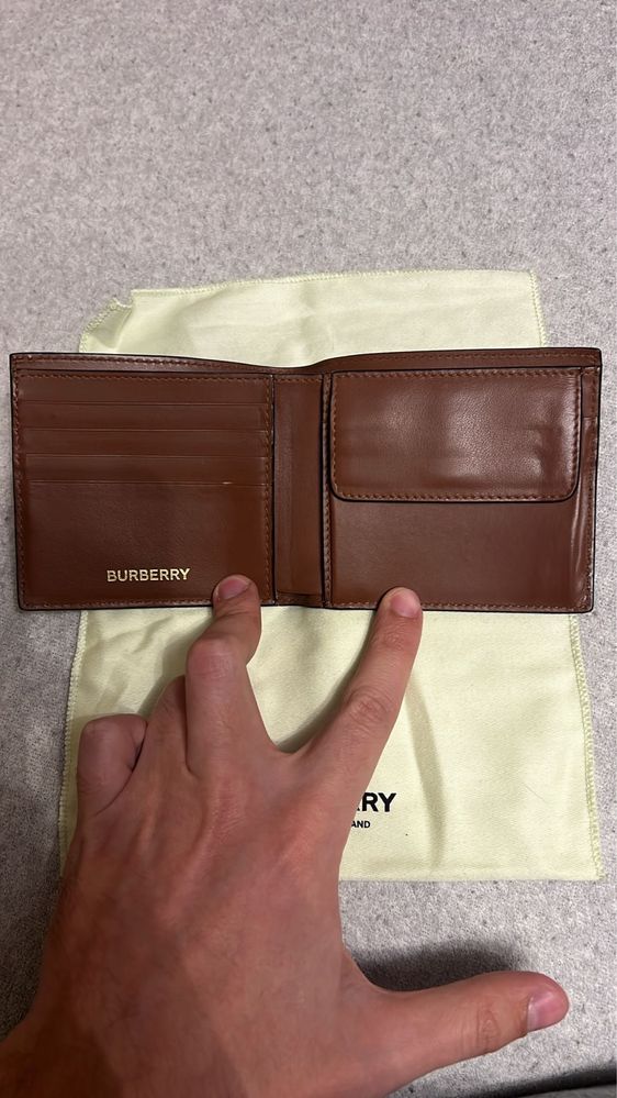 Vand portofel burberry nou nout