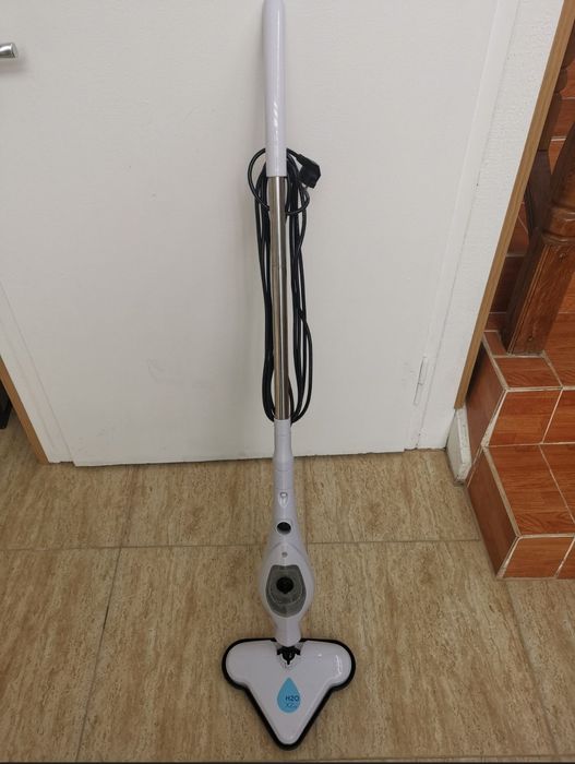 Mop electric spală cu aburi gresia faianța