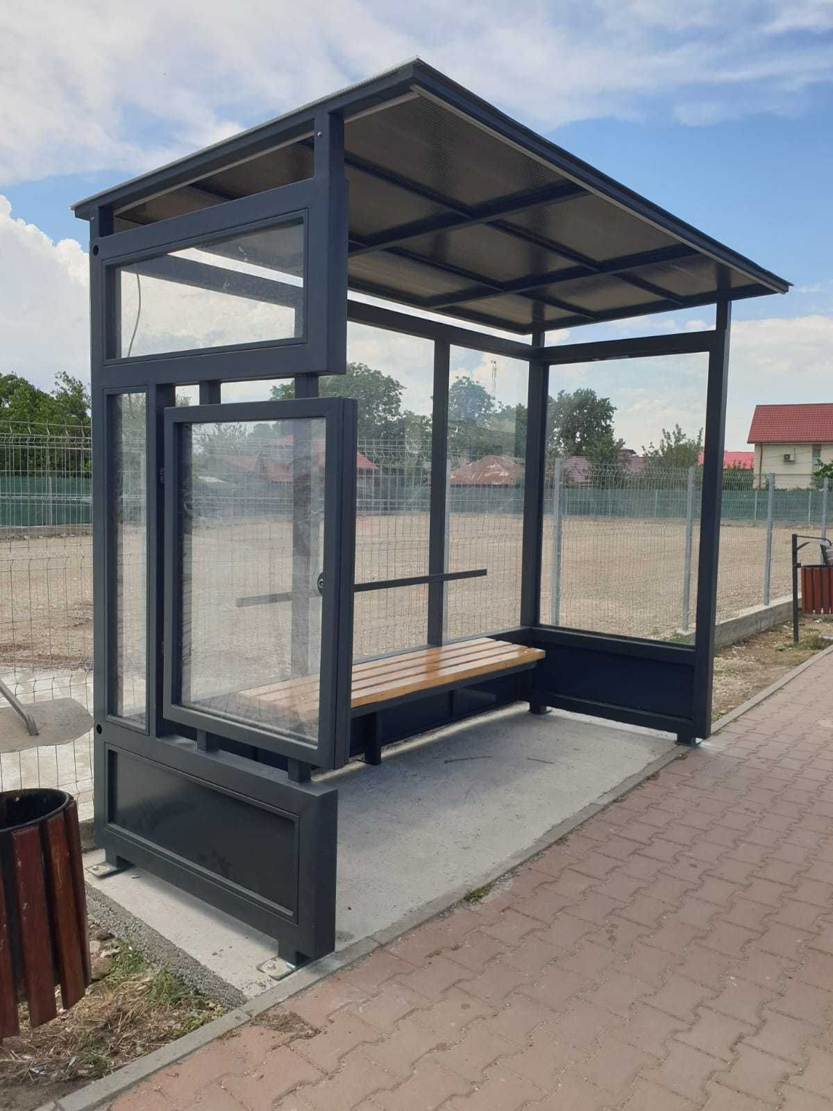 Statie de autobuz adapost pentru calatori cu panou info S01