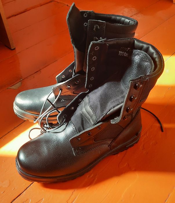 Мужские кожанные туфли новые .берцы