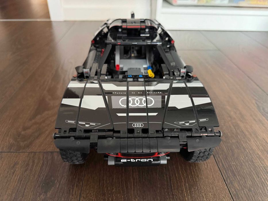 Lego 42160 Audi RS Q e-tron