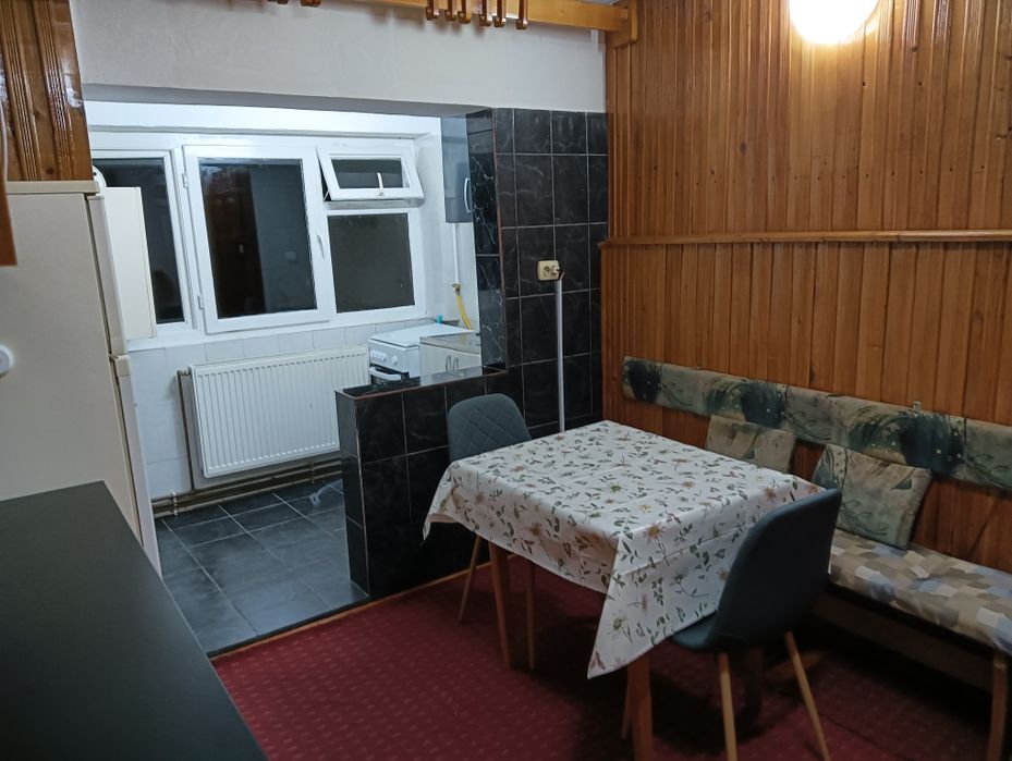 Închiriez apartament 2 camere decomandat in Stefan cel Mare 26o euro