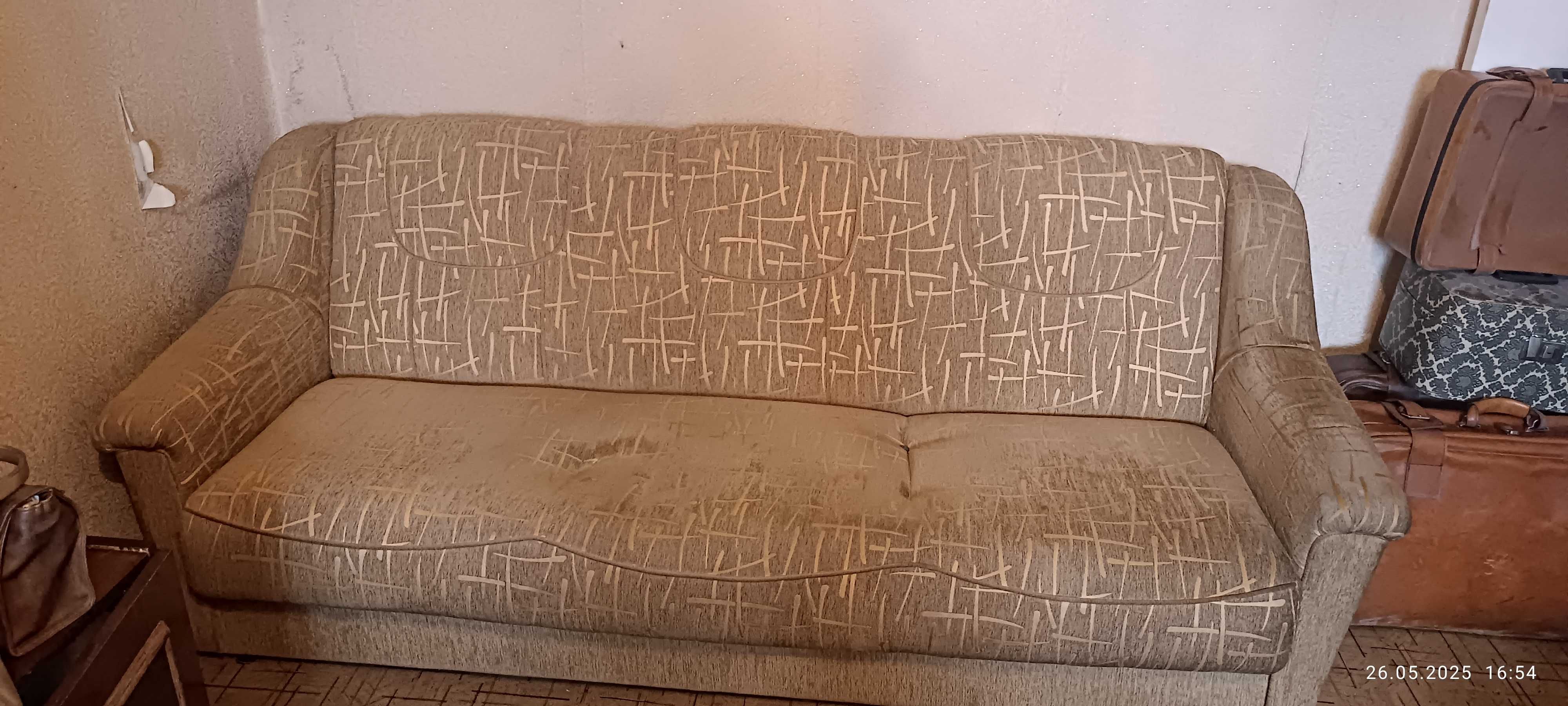 Срочно продам диван б/у
