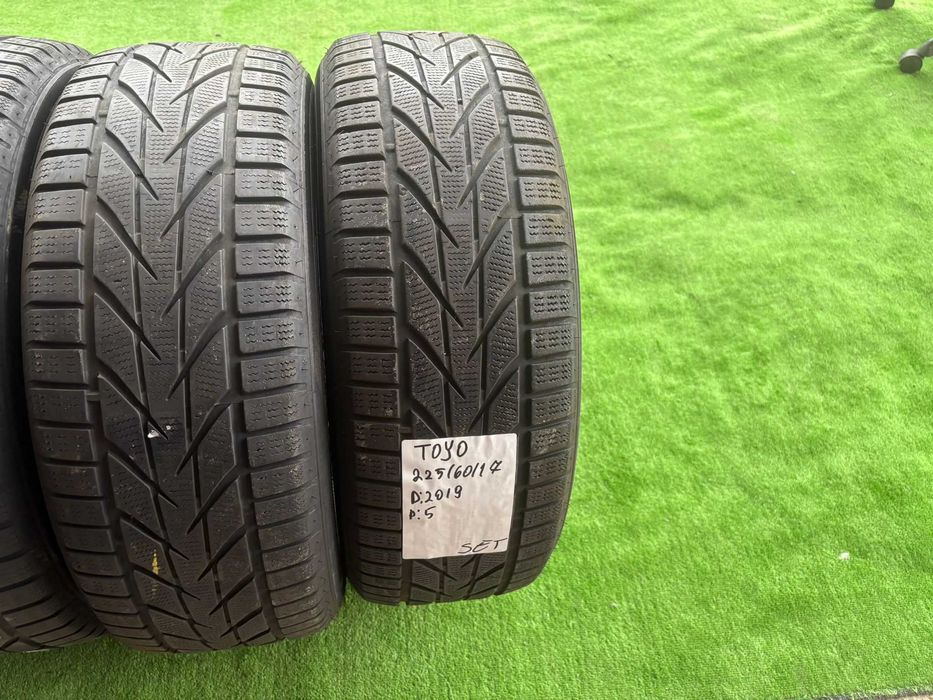 Anvelope Iarna Toyo 225/60/17