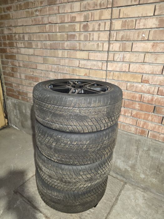 Джанти 18 със зимни гуми за ауди