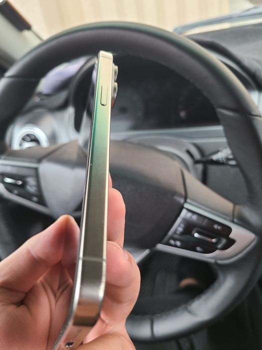 I phone 15 pro max sotiladi J/A 256 . 88%